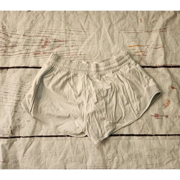 Lululemon Hotty Hot Short Reflective Size 8 - Picture 4 of 6